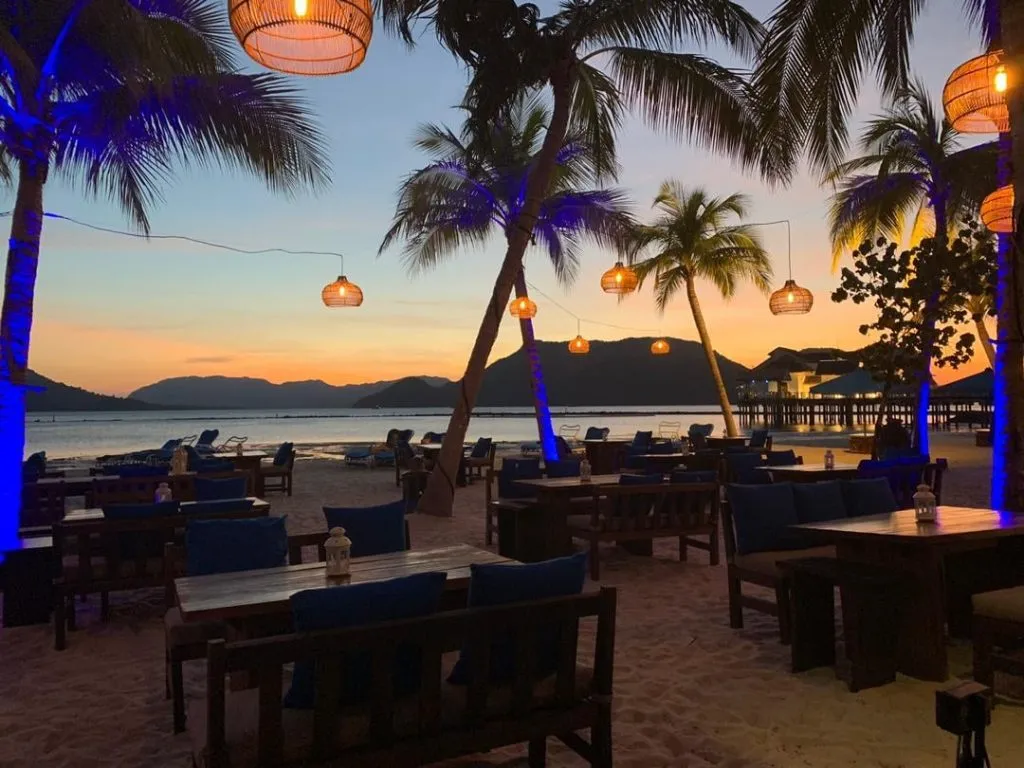 Malaysia Package 04 – Honeymoon Special 3 langkawi nightlife st regis 1024